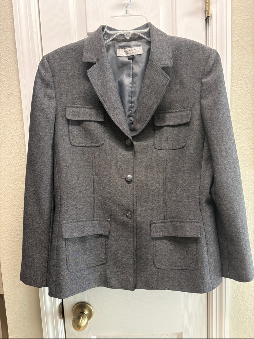 Tahari Grey Tailored Wool-Blend Blazer